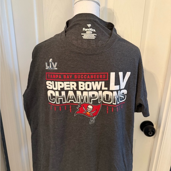 Buccaneers Super Bowl LV Champions Fanatics Gray T-Shirt - Picture 2 of 8